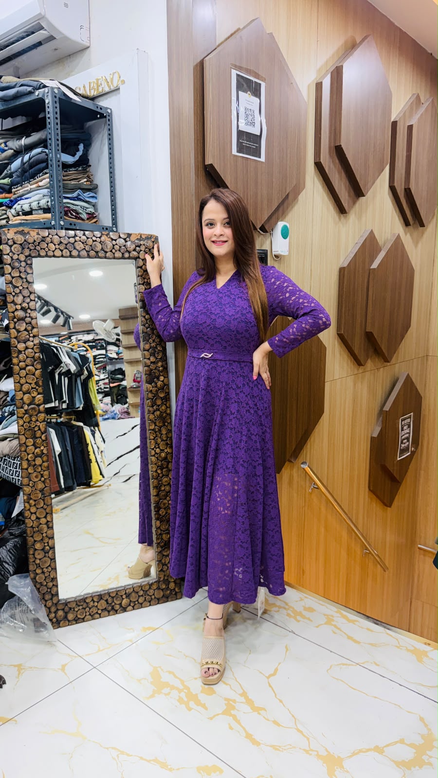 Beautiful long-sleeved floral lace long dress PO74