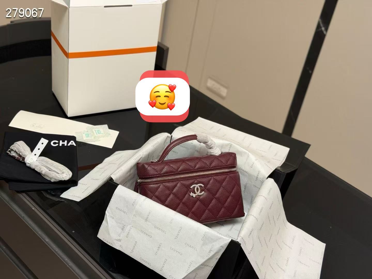 Chanel vanity premium