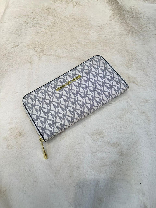 Elegant White Wallet