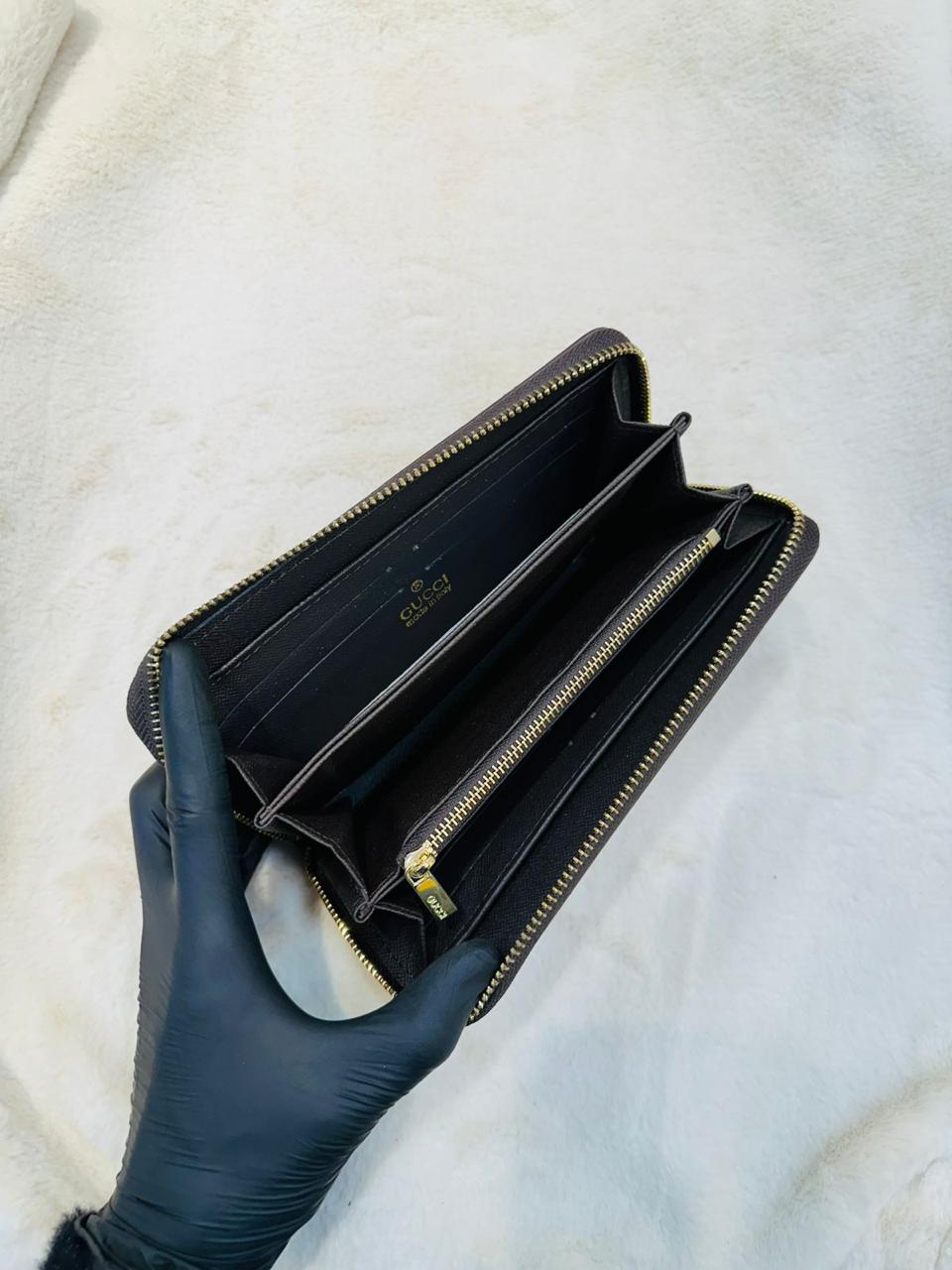 Elegant Gucci Wallet  With Tiger Design