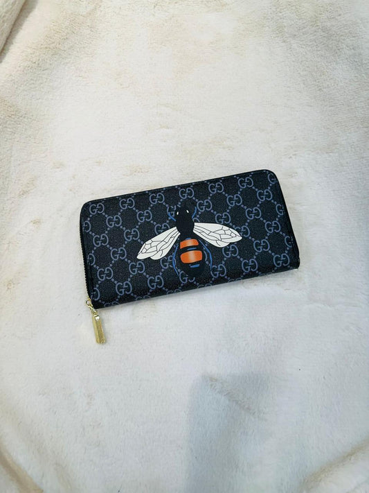 Elegant Gucci Wallet With Bee Design