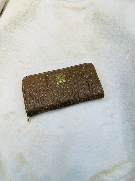 Elegant Dior Wallet With Dior Design