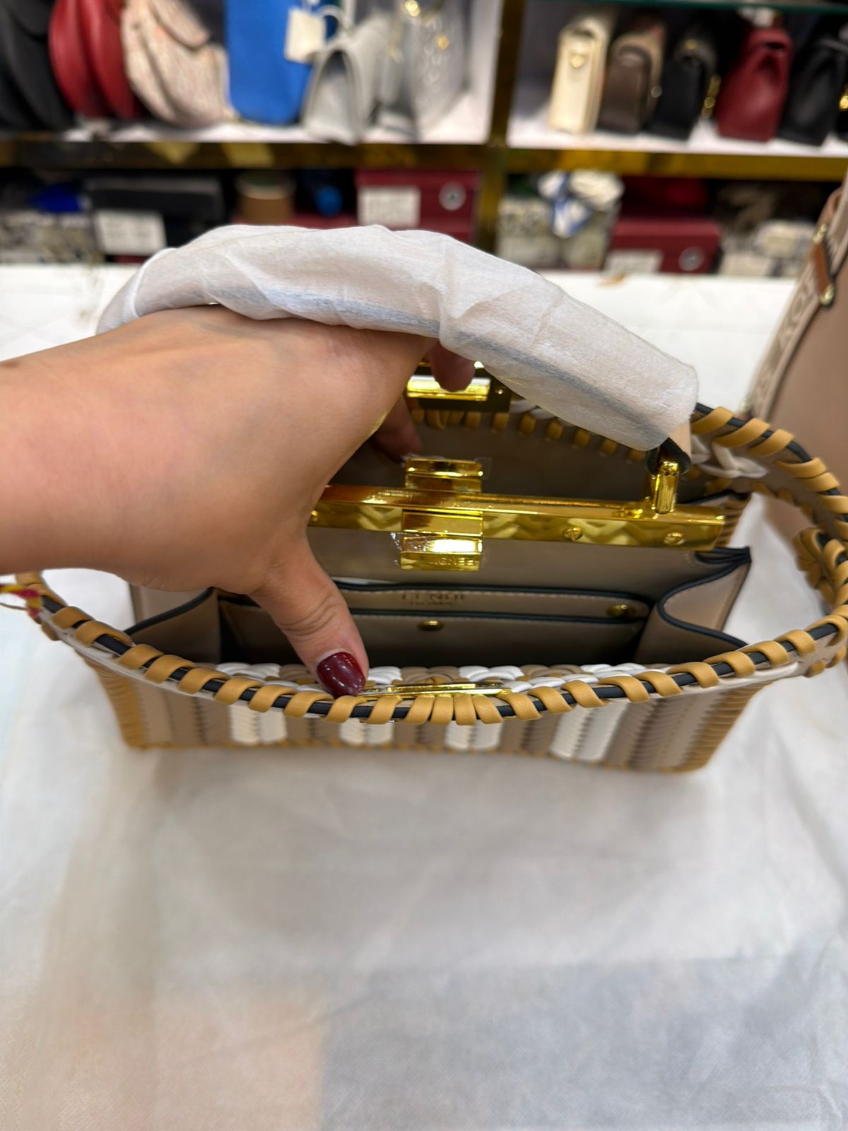 Elegant Fendi Hand Bag In Dual Color