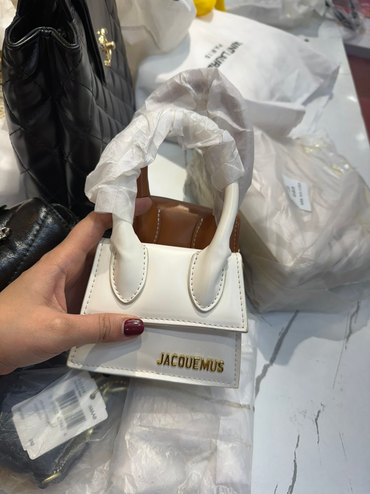 Elegant Jacquemus Mini Sling