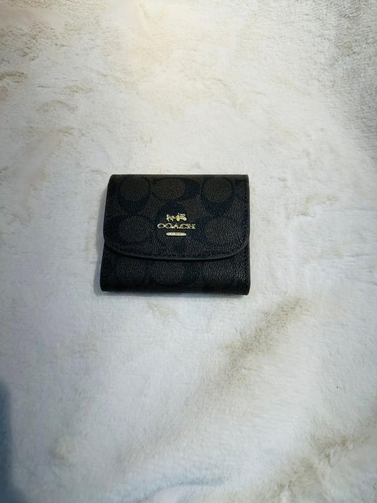 Elegant Coach Wallet Without Chain