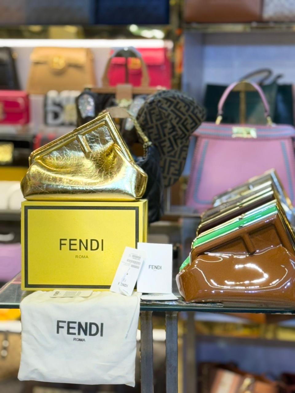 Elegant Wallet Without Chain