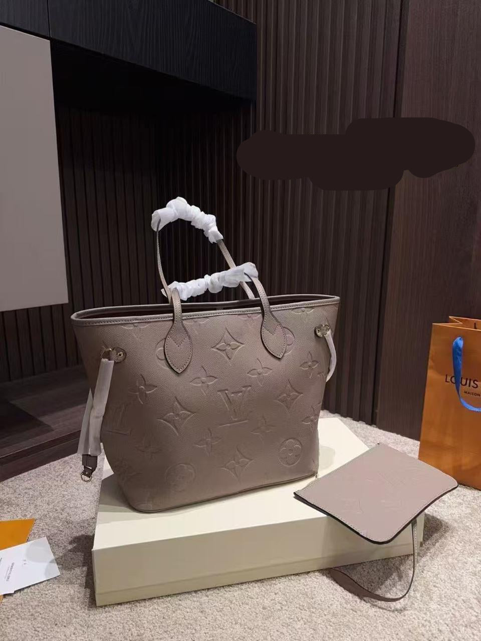 Louis Vuitton Neverfull MM Tote Bag