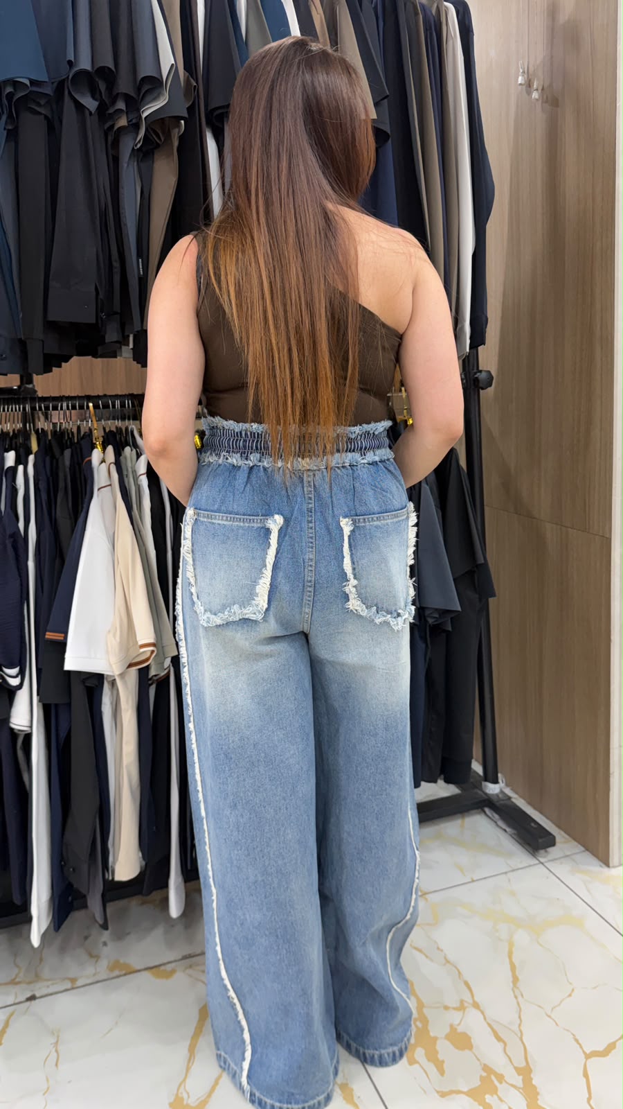 Elegant baggy, light-wash denim jeans PO69