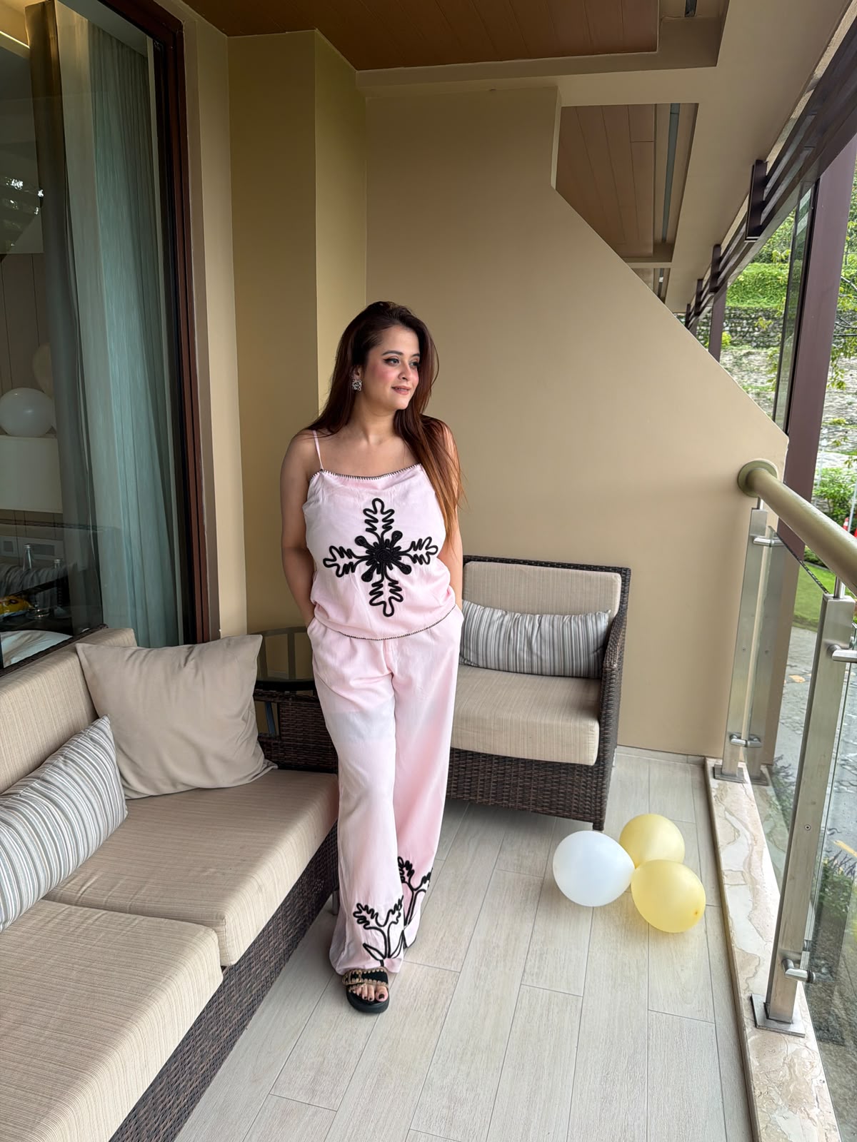 Beautiful loungewear set with embroidered PO82
