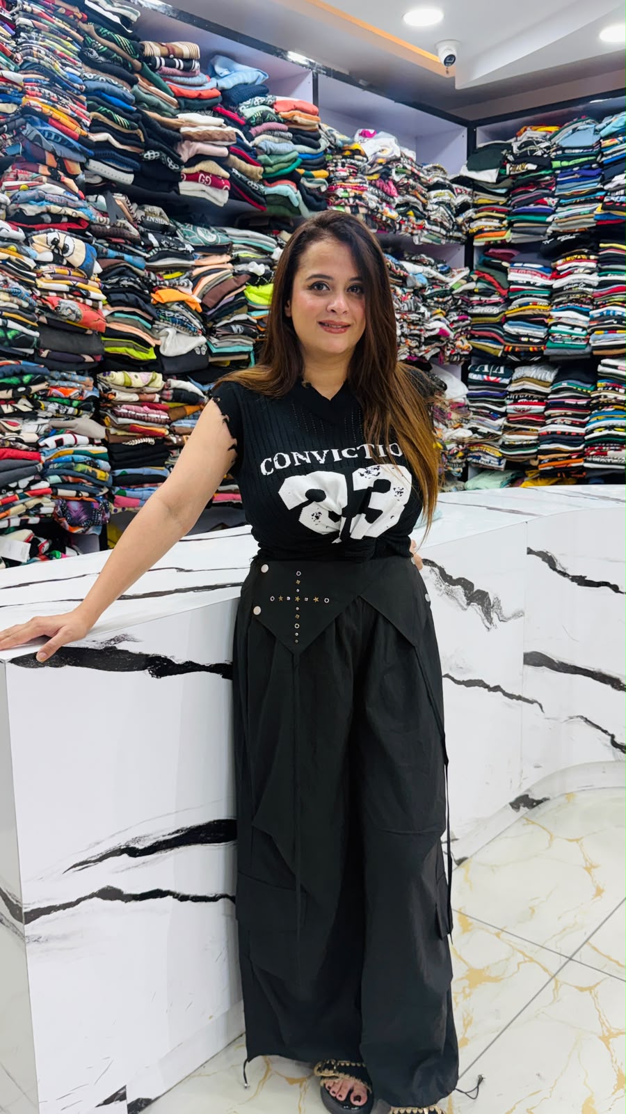 Elegant Black T-shirt PO93