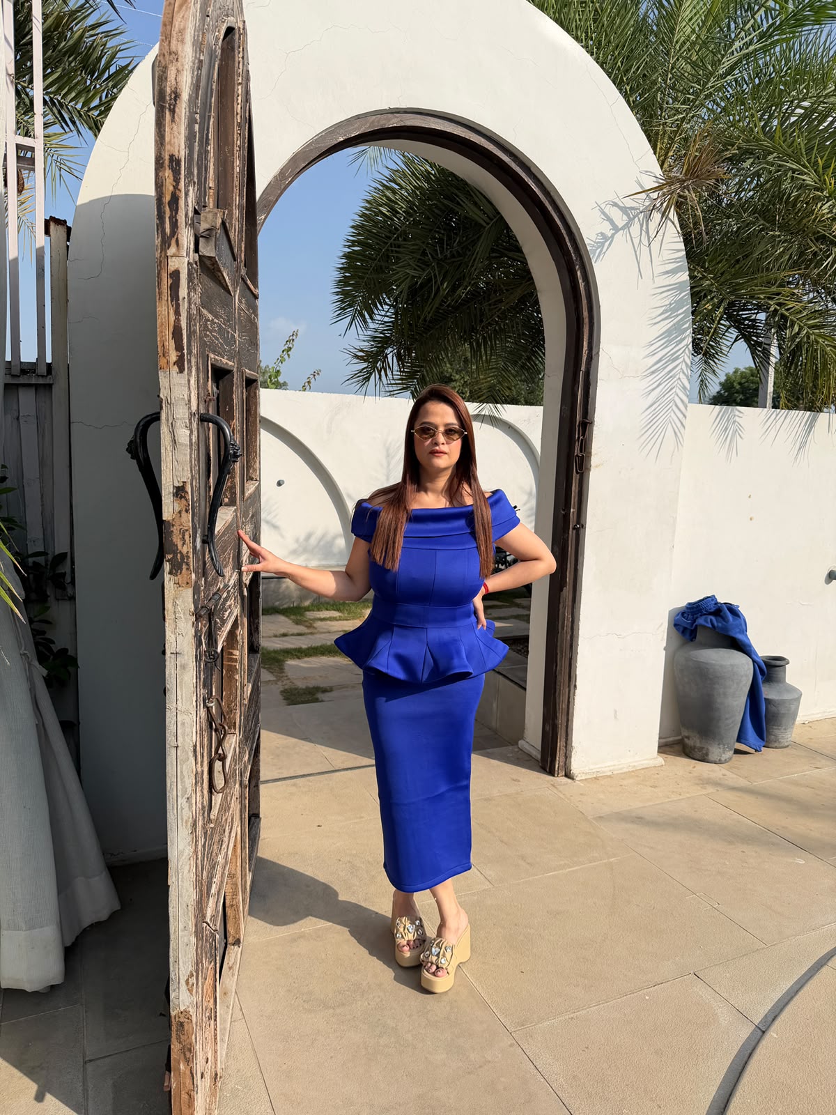 Elegant royal blue off-the-shoulder midi dress PO164