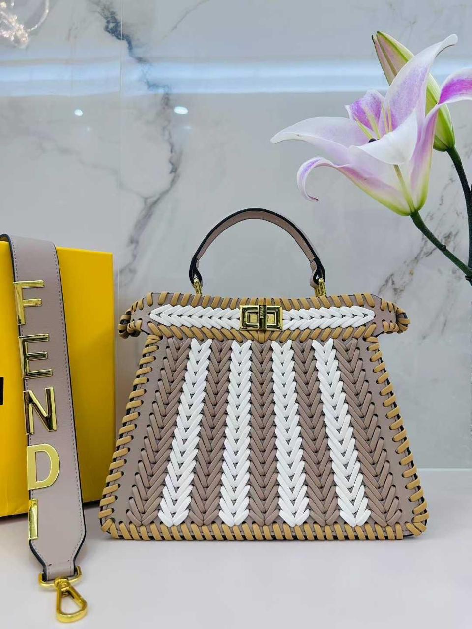 Elegant Fendi Hand Bag In Dual Color