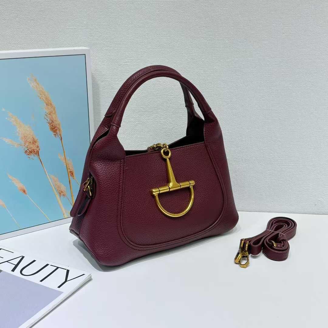 Elegant Gucci Hand Bag in White Color