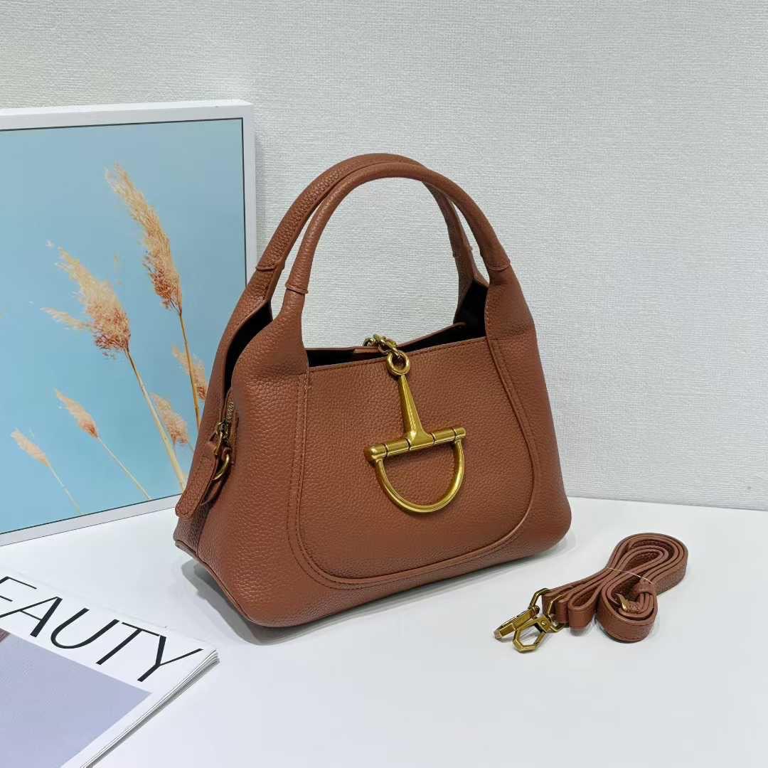 Elegant Gucci Hand Bag in White Color