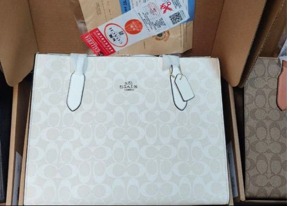 Beautiful Coach tote bags