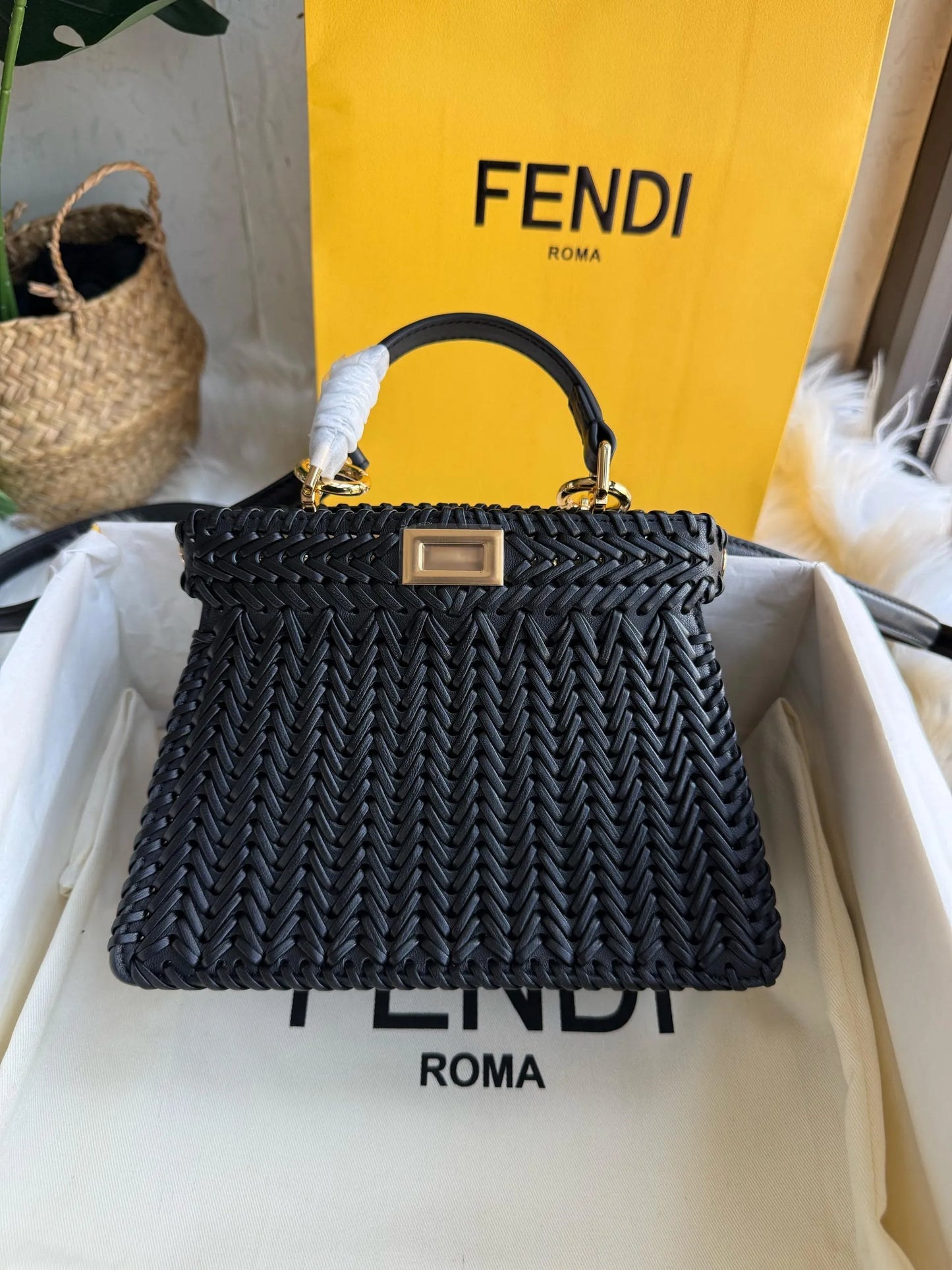 FENDI PEEKABOO ISEEU PO33